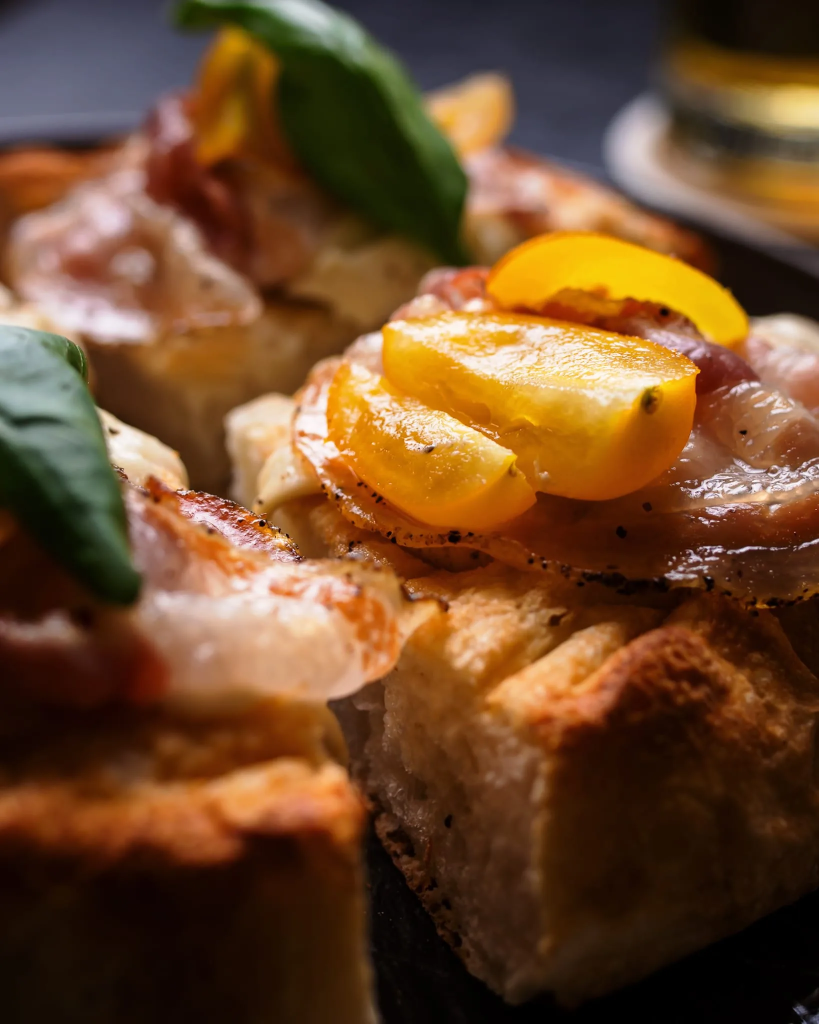 Pizza de Il Cornicello servita con birra
